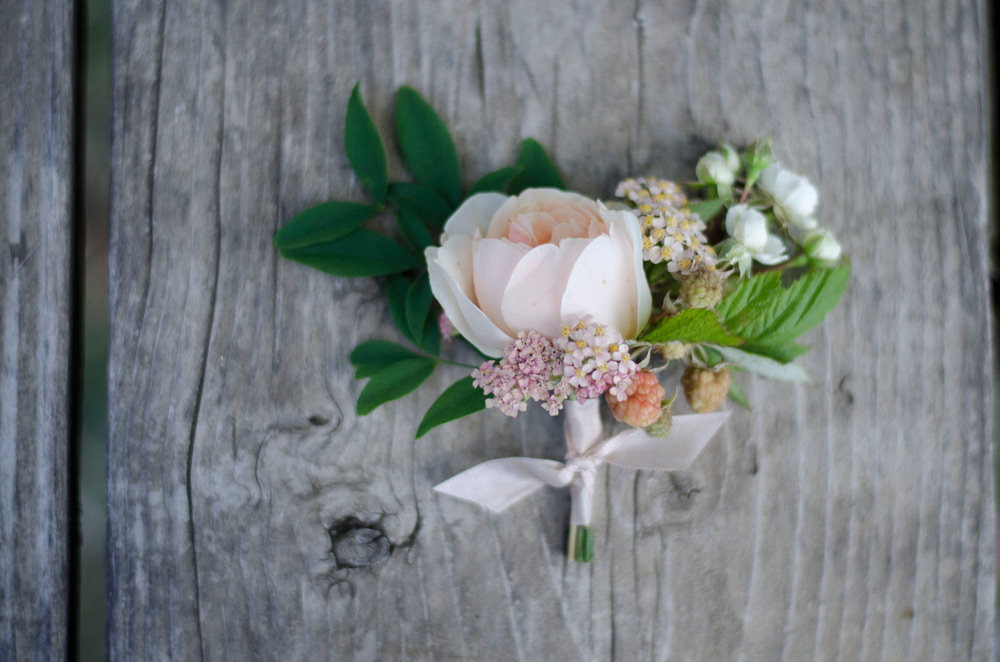 peach, blush wedding bouquet, verbena, romantic, peonies, farmer florist bout